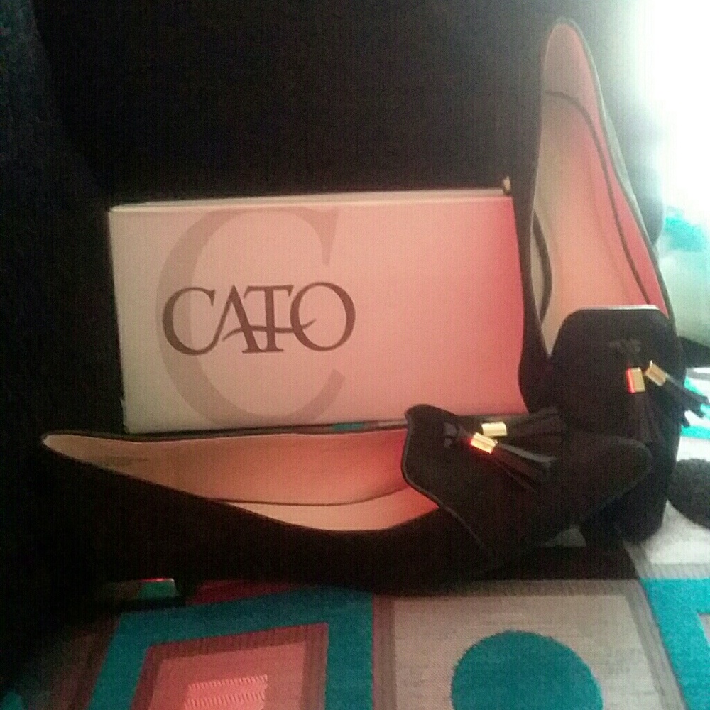 Black pointed toe flats